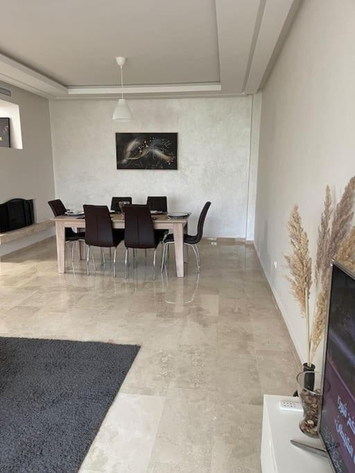 Chic & Cosy Flat Near Airport Lockbox Fast Wifi Apartment Nouaceur ภายนอก รูปภาพ